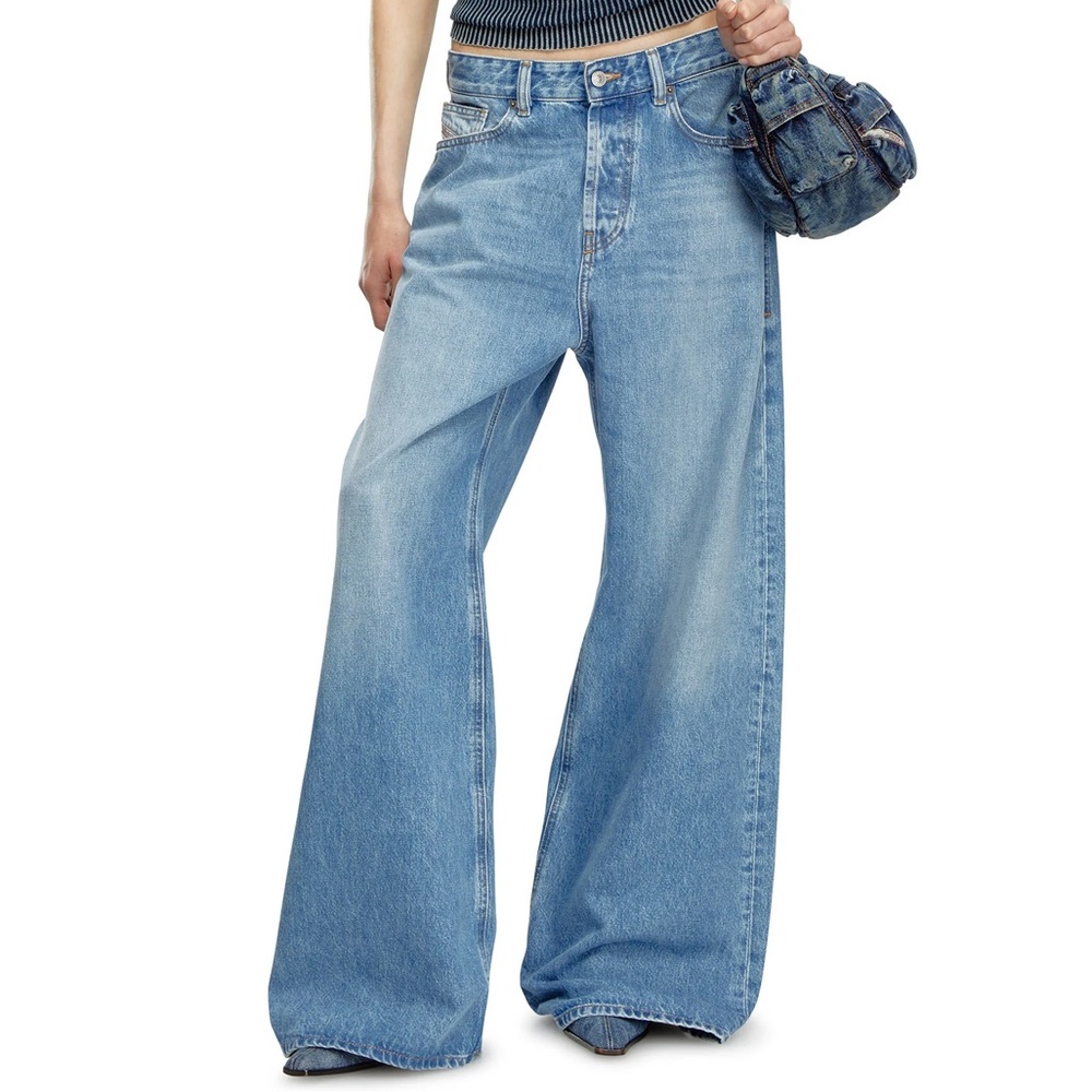Diesel Women's Blue 1996 D-Sire Jeans Boot Cut Denim Designer Size 27W